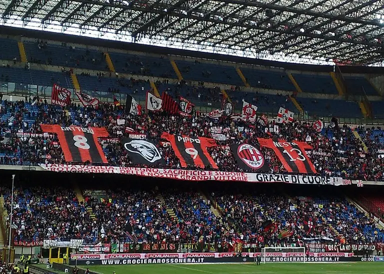 Il Milan guida la Serie A con 157 milioni spesi, un investimento strategico per tornare a vincere in Italia ed essere competitivi in Europa.