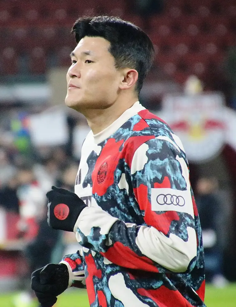 Apodado &#39;El Monstruo&#39;, el central surcoreano que se consolidó como una roca defensiva tras su éxito arrollador en Italia.