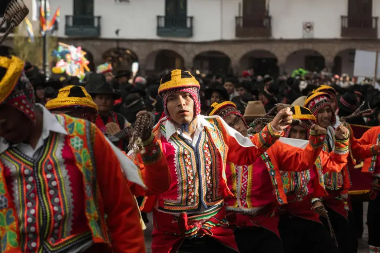 Vergleich der BIP-Werte von Südkorea und südamerikanischen Ländern im Jahr 2023, mit Fokus auf Unterschiede in Wirtschaftsentwicklung und Struktur.