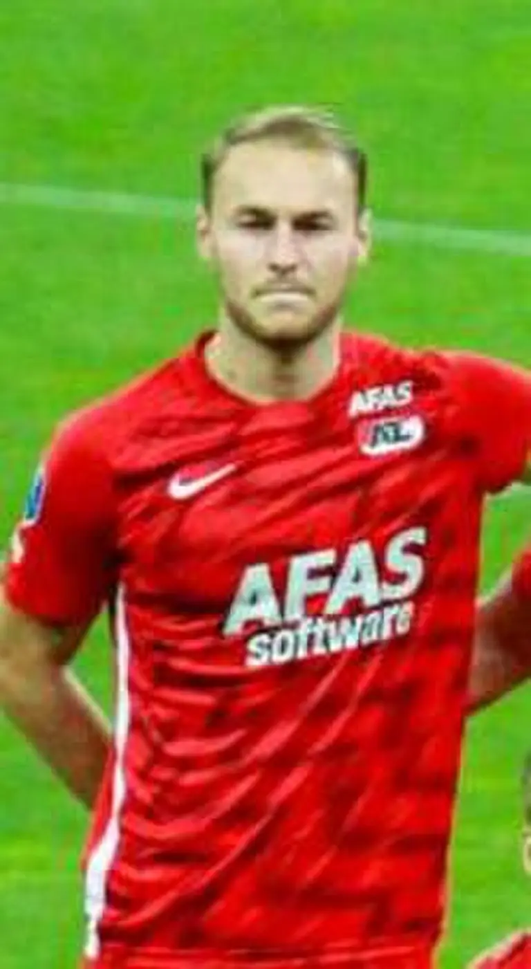 Signed from Atalanta to revitalize their midfield, Teun Koopmeiners is expected to be the creative and goal-scoring force for a new era at Juventus.