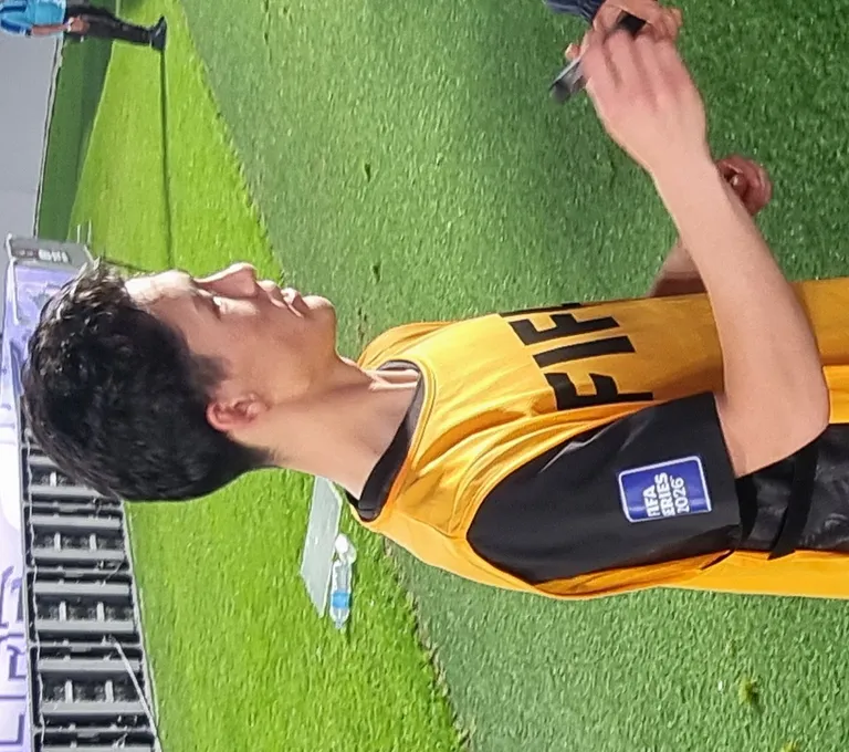 Elijah Just ignores defensive duties to constantly threaten the backline with his direct running style.
