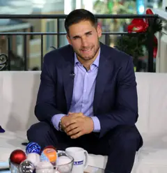 Kevin Kiermaier talks to MLB.com (23267229809).jpg