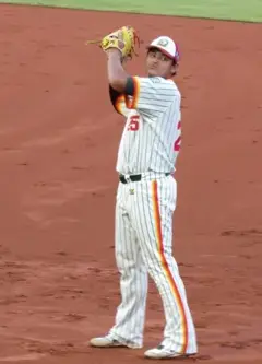 鄧志偉.jpg
