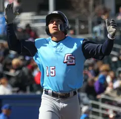 Tyrone Taylor celebrating his home run (41317450951) (cropped).jpg
