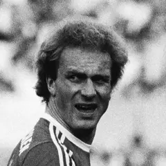 FC Bayern Munchen tegen Aston Villa 0-1 Europa Cup I Rummennige in aktie, Bestanddeelnr 932-1815.jpg