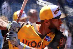 Mets prospect Amed Rosario takes BP before the SiriusXM All-Star Futures Game (28390459366).jpg
