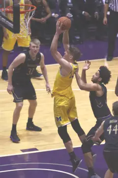 20170301 NW-UM Moe Wagner at the rim.jpg