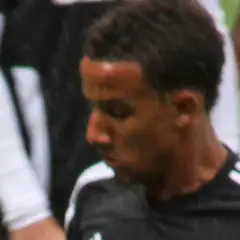 Scott Sinclair Swansea City warm up vs Arsenal 2011 (cropped).jpg