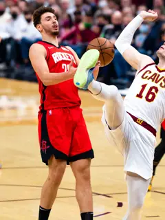 Alperen Şengün Houston Rockets vs Cleveland Cavaliers 2021-12-15 (51761119748) (cropped).jpg