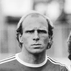 FC Bayern Munchen tegen Aston Villa 0-1 Europa Cup I 11a Rummennige, close, 12a, Bestanddeelnr 932-1817.jpg