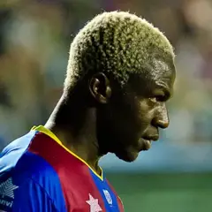 Arouna Kone 2012.jpg