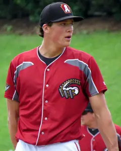 Tyler Glasnow (17609189309).jpg