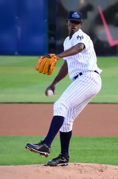 Luis Severino (14976002415).jpg