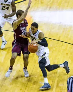 Jordan Clarkson with Missouri in 2014.jpg