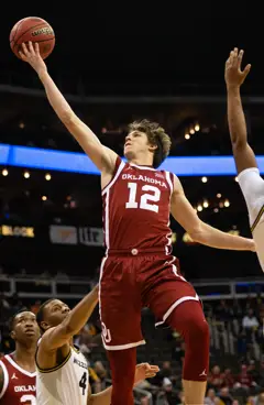 Austin Reaves Oklahoma (cropped).jpg
