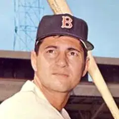 Carl Yastrzemski 1966.jpg