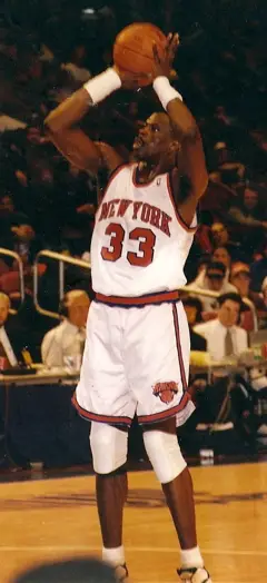 Patrick Ewing ca. 1995.jpg